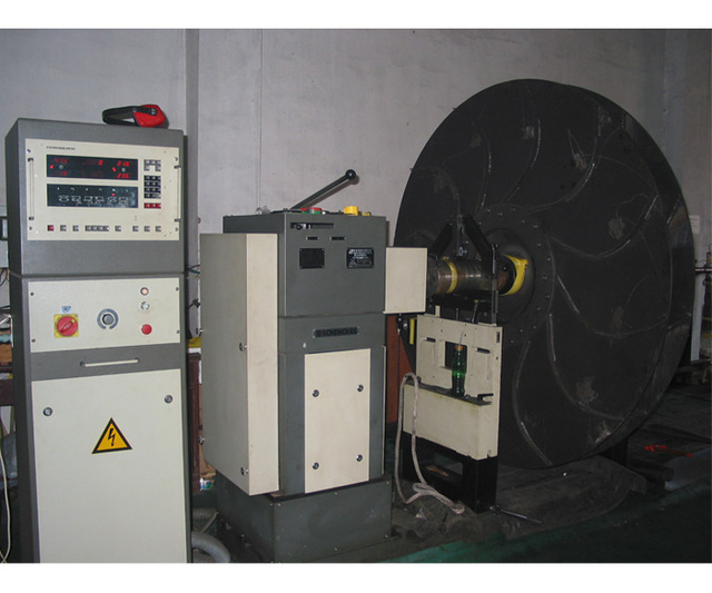 大型风叶动平衡试验